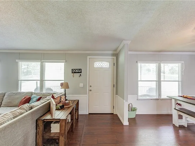 Westwood Ln — Photo 8