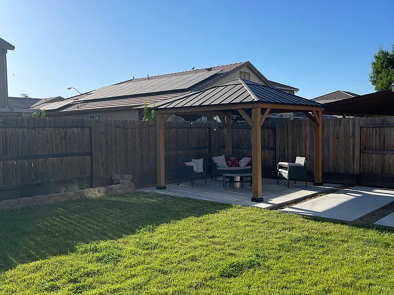 419 Daffodil Dr #2 — Photo 2