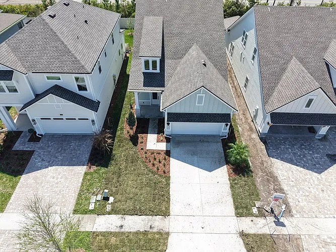 312 Sutton Dr — Photo 2