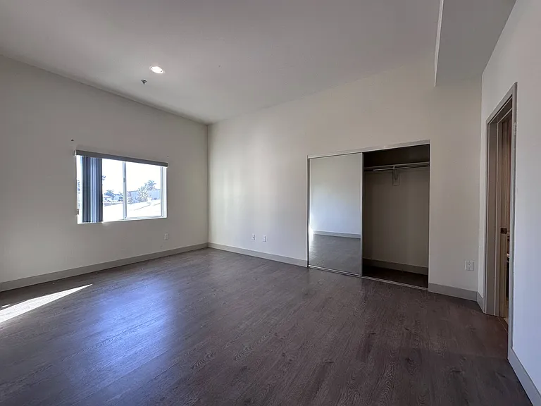 3630 Mentone Ave — Photo 8