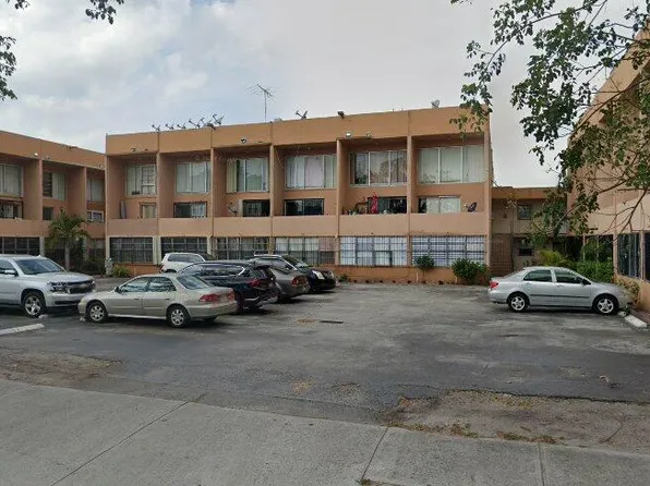 1305 W 46th St, Hialeah, FL