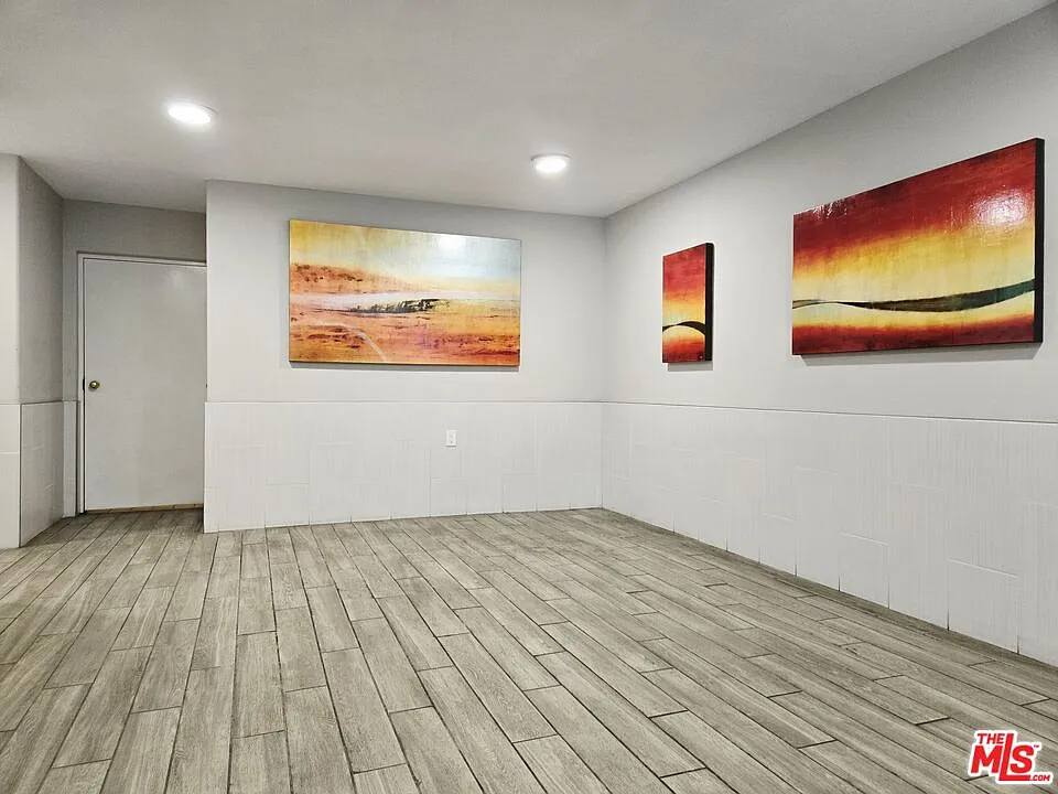 2 bed, 2.0 bath, 1195 sqft, $3,200 — Photo 3