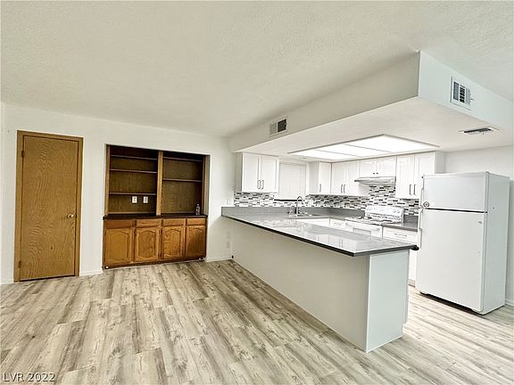 3rd image of 4320 Sanderling Cir Unit 89