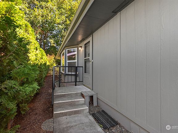 3rd image of 3700 14th Avenue SE #164