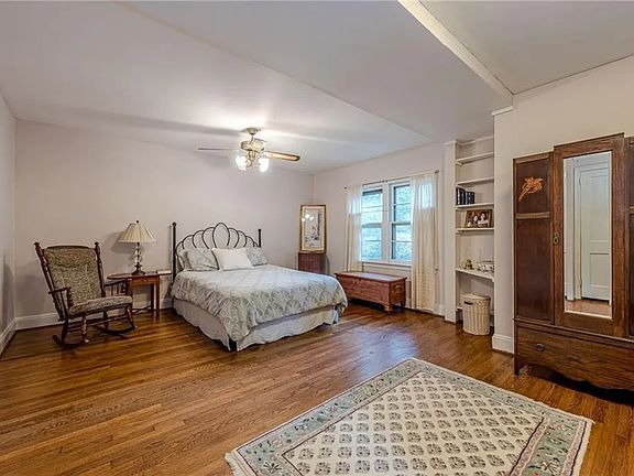 5th image of 4300 Rickenbacker Way NE