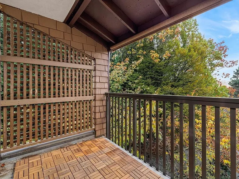 9857 Manchester Dr #407 — Photo 12