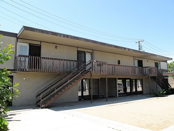 4th image of 3231 N Fruit Ave