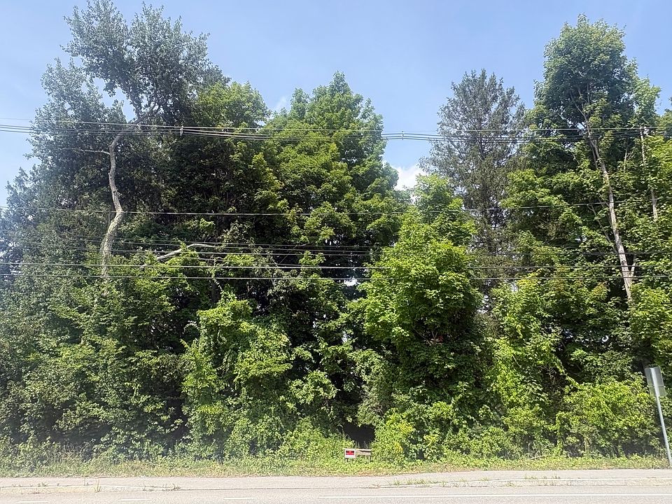 2nd image of 214 Boston Post Rd