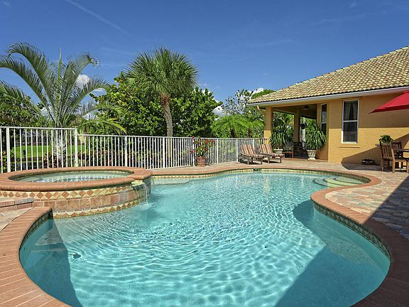 2nd image of 2360 NW Bay Colony Dr
