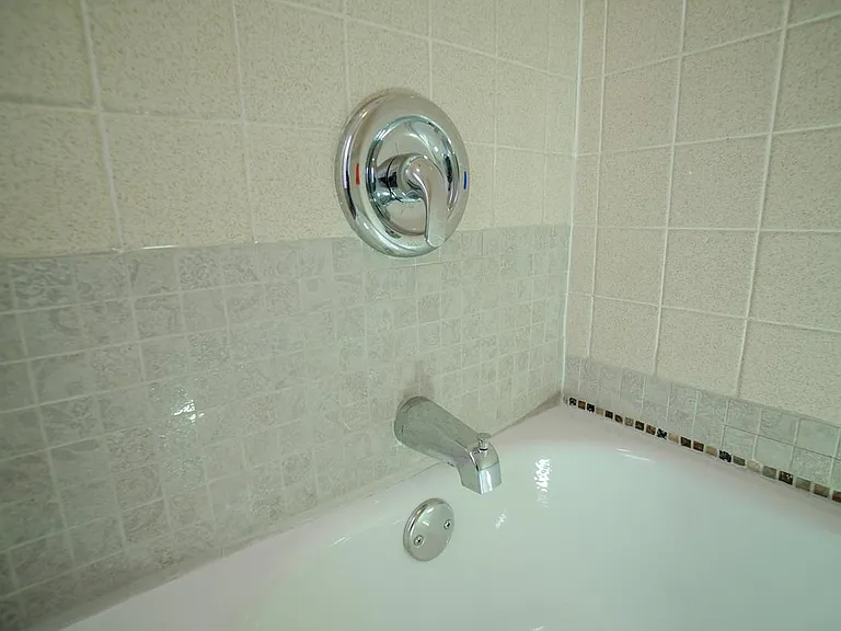 3718 Calumet St — Photo 10