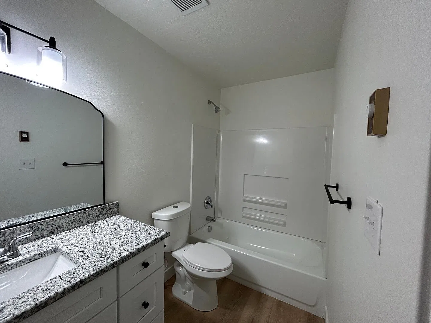 2 Bedroom 1 1/2 bathroom apartment in Nephi — Photo 3