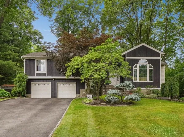 73 Keats Drive, New Windsor, NY 12553