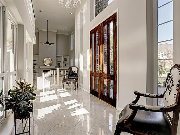 Both the living room and dining room are accessible from the entry creating great flow and space for entertaining.
