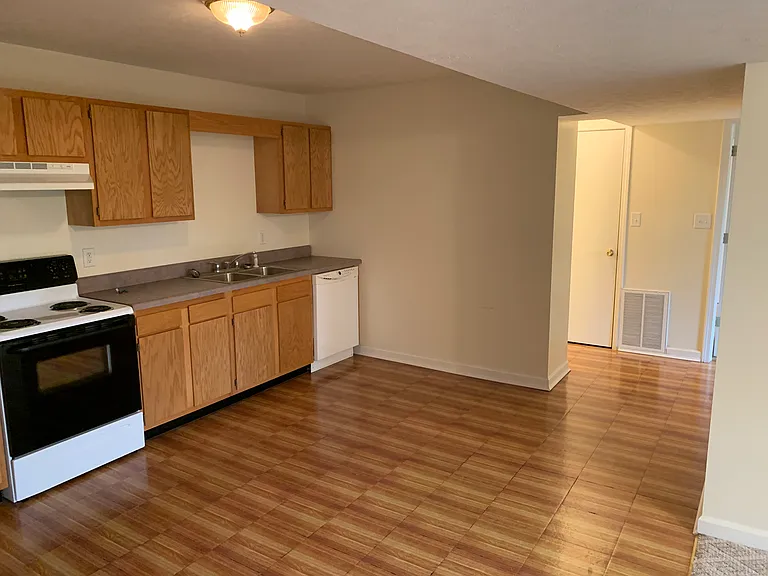 2 BR 1 Bath Apartment — Photo 12