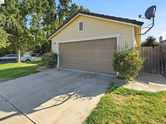 3rd image of 2008 Gordon Verner Cir