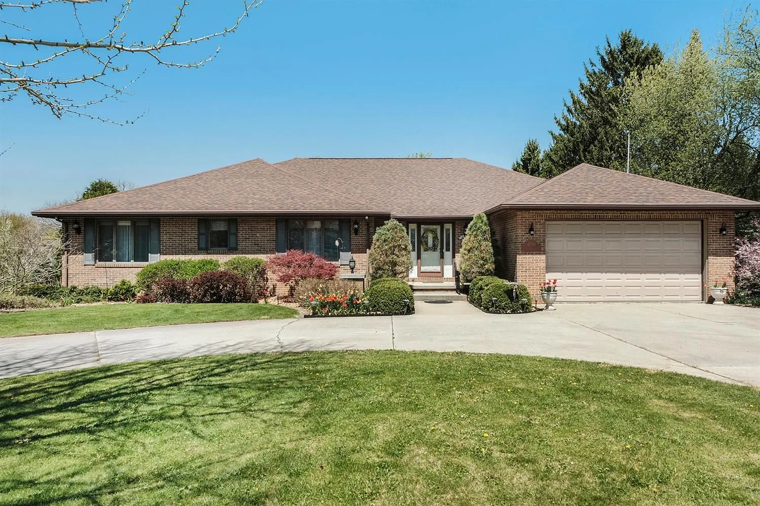 4610 S Clubview Dr photo 1