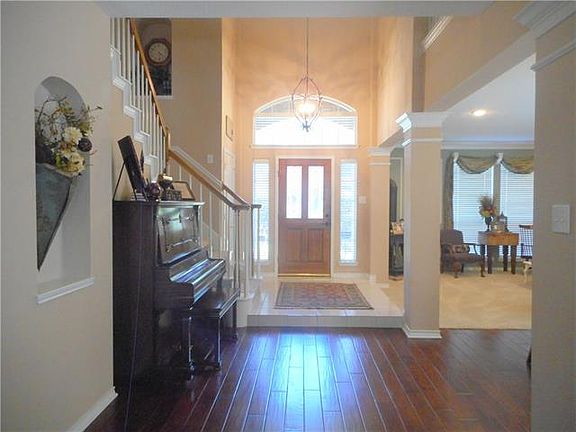 2nd image of 2665 Woodside Dr