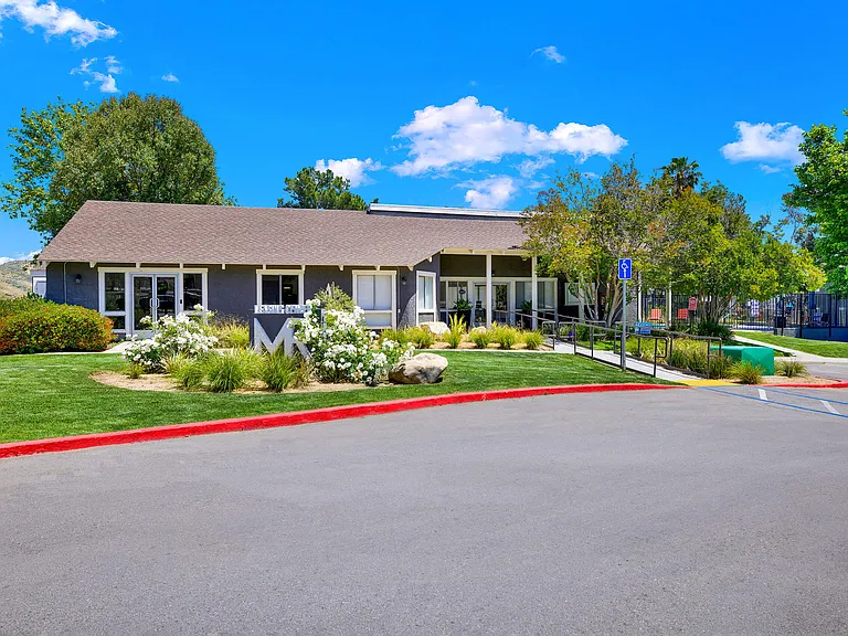 Monterra Ridge Apartments — Photo 4