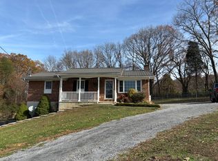 425 Springfield Dr, Bristol, TN 37620