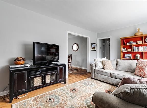 4th image of 1213 Starling Dr