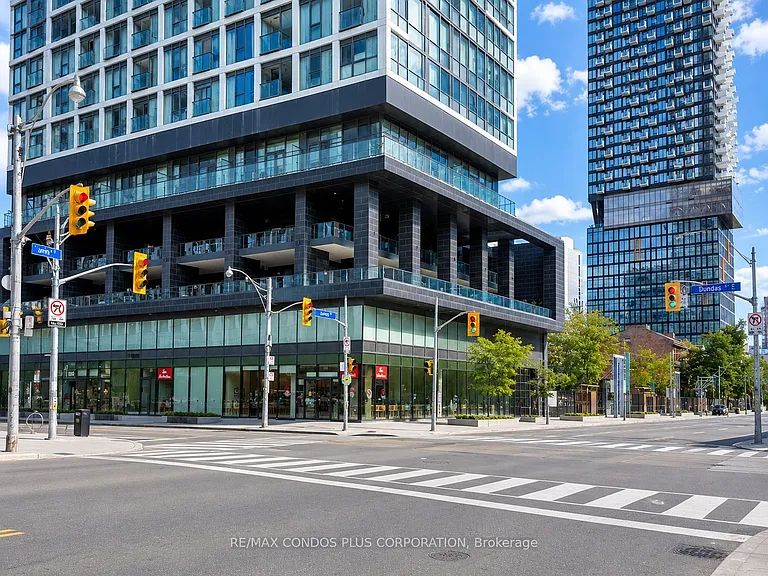 181 Dundas St E #2215 — Photo 2