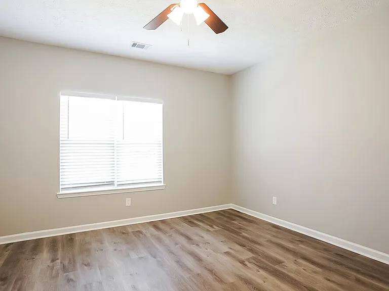 444 Village Bluff Dr — Photo 10