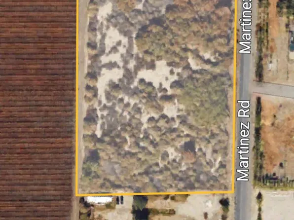 13 Martinez Rd, Thermal, CA 92274