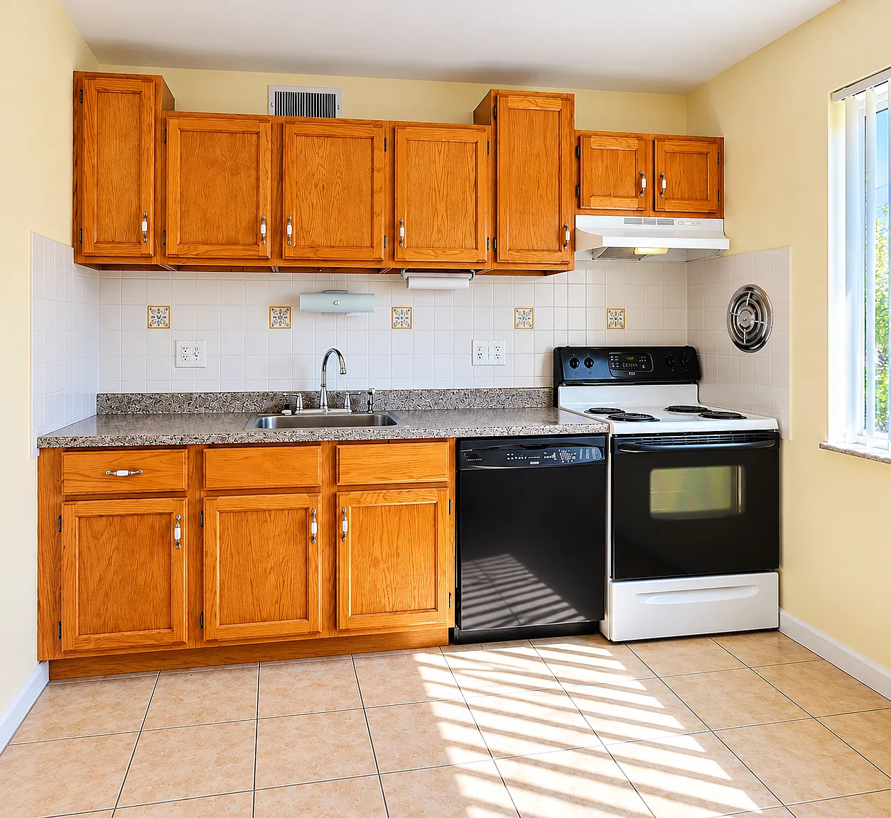 780 Thompson Dr — Photo 1
