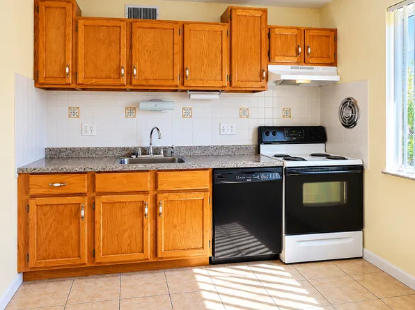 780 Thompson Dr, Florissant, MO 63031