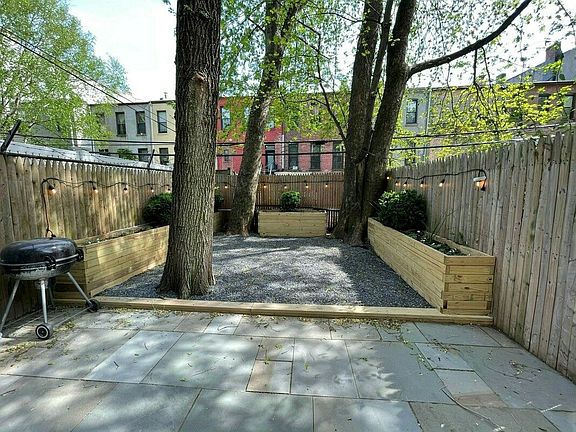 4th image of 768 Putnam Ave #1