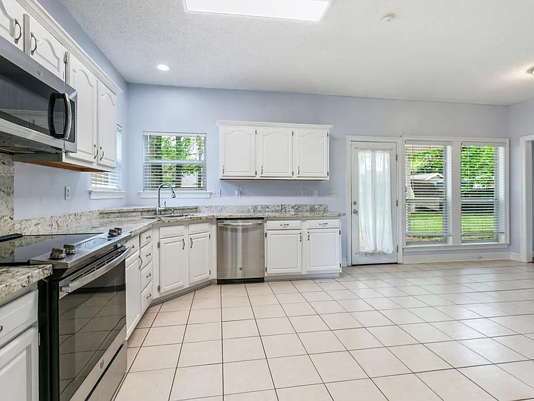 472 Vireo Dr — Photo 5