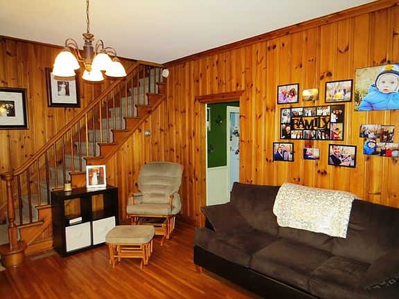 3rd image of 901 Weston St