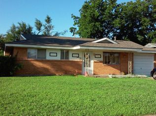 736 SW 2nd St, Moore, OK 73160