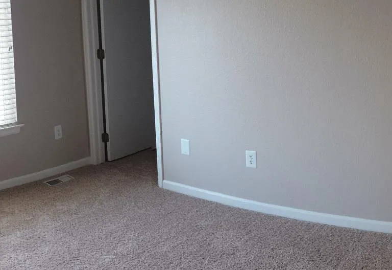 1910 Wildrose Dr — Photo 18