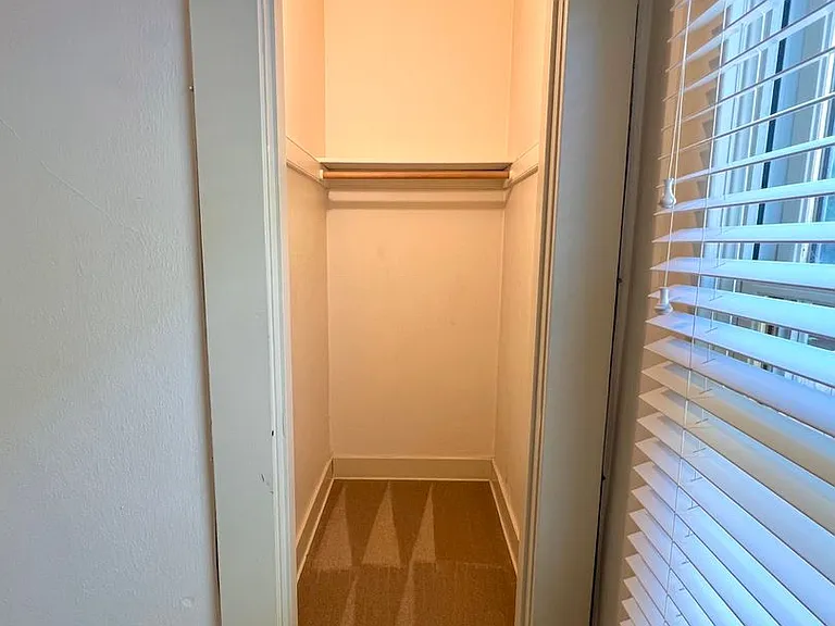 Stunning Vintage 2 Bed 1 Bath in NW 23rd! — Photo 16