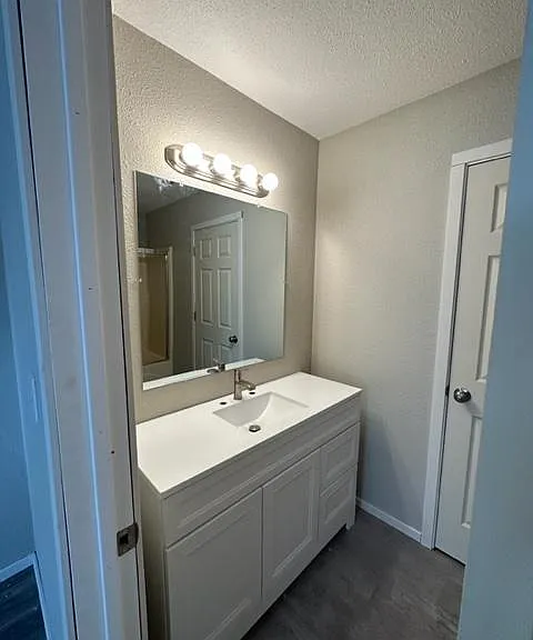 9253 SW Terwilliger Blvd — Photo 9