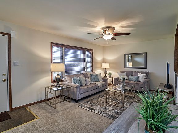 4th image of 464 Armitage Ave