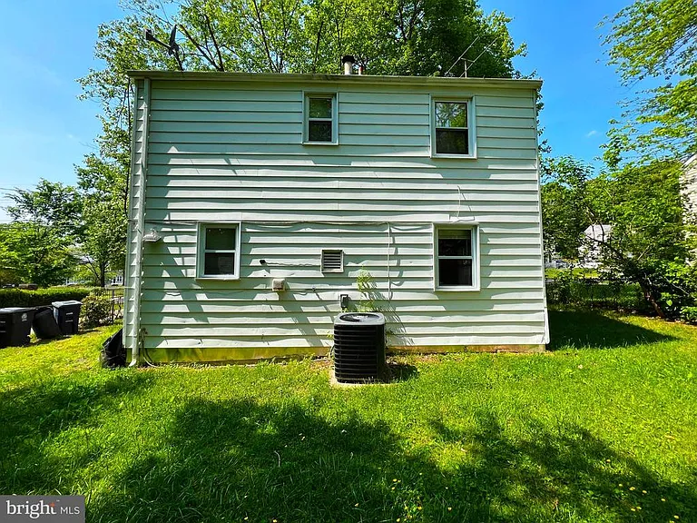 7009 Hawthorne St — Photo 4