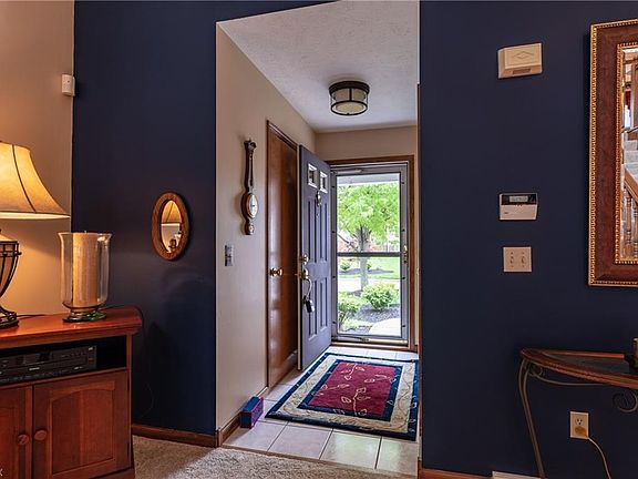3rd image of 47 Sunset Cove Cir