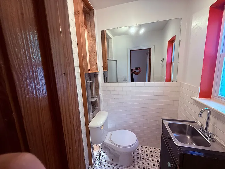 135 James St #D — Photo 6