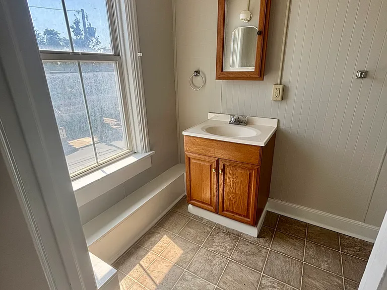 423 S Main St #3 — Photo 3