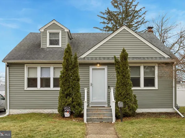 23 Station Ave, Somerdale, NJ 08083