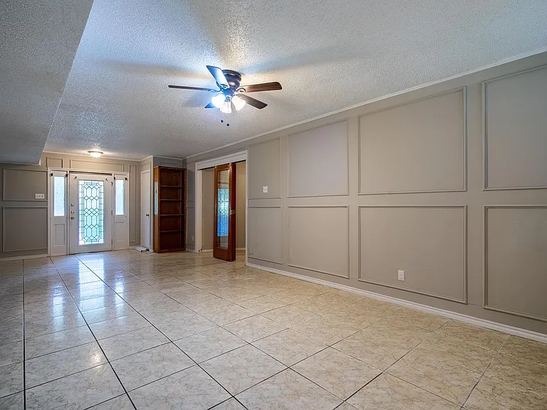 4212 Village Green Dr — Photo 21