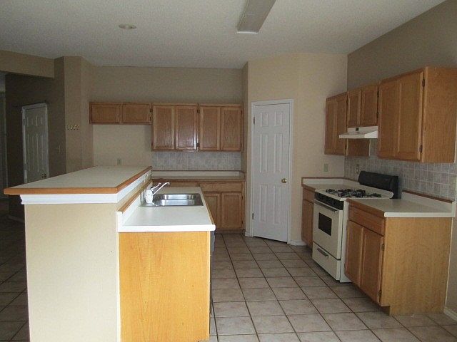2nd image of 1645 Sweden Ln