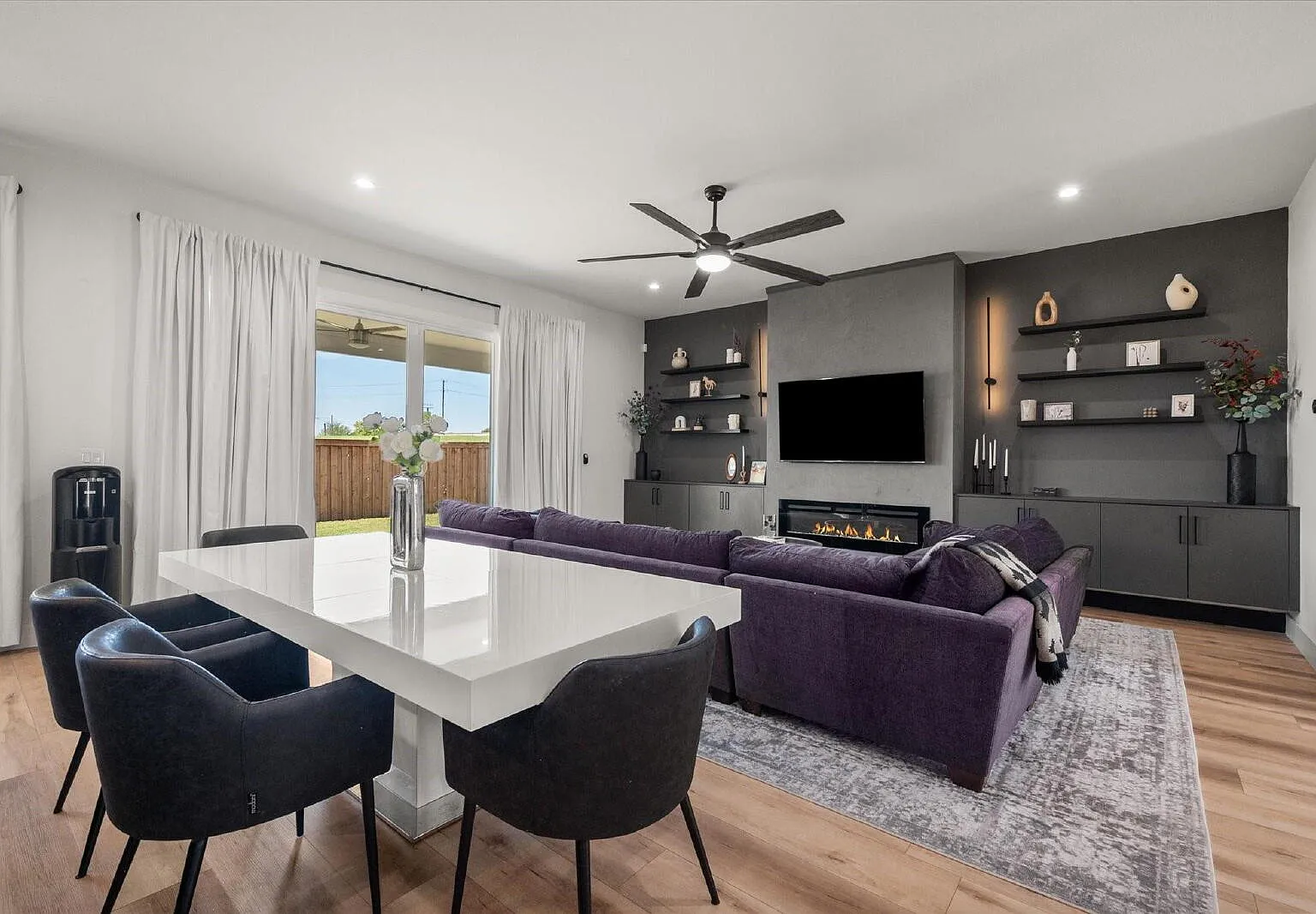 5 bed, 4.0 bath, 3868 sqft, $6,500 — Photo 4