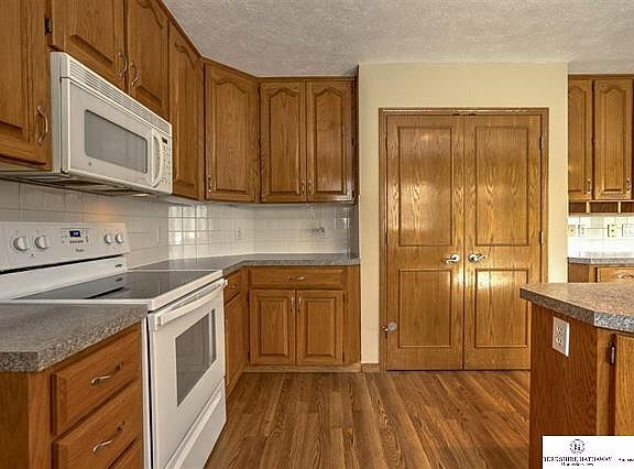 3rd image of 7332 S 155th Ave
