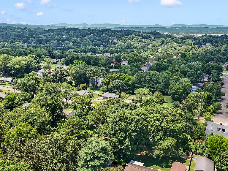 7720 Devonshire Dr — Photo 35