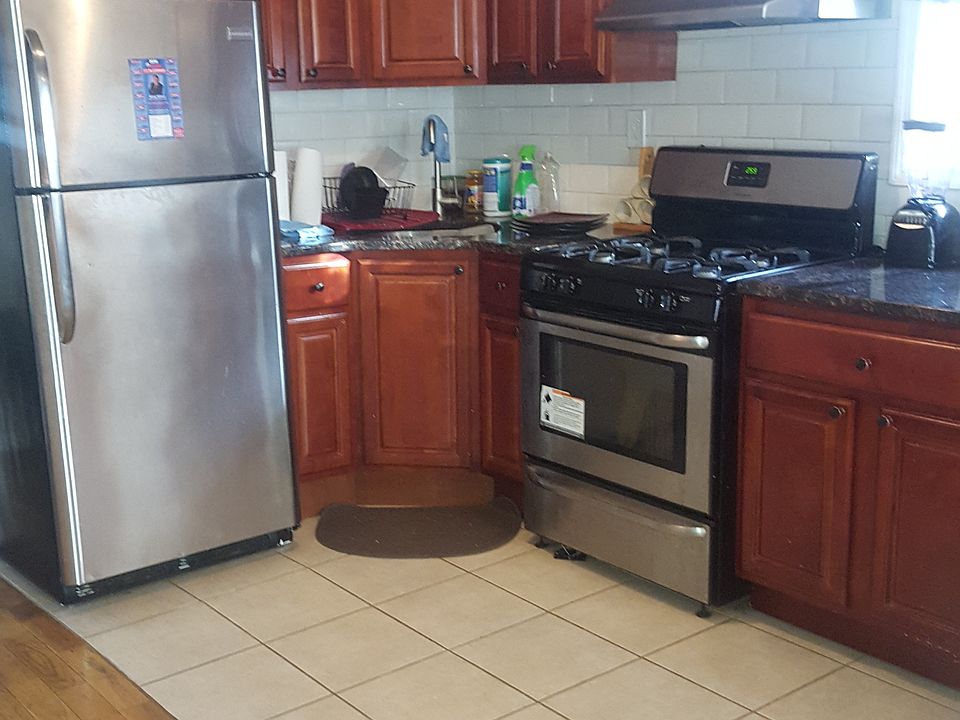1st image of 11557 198th St #2nd