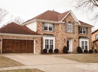 2028 Chatham Dr, Wheaton, IL