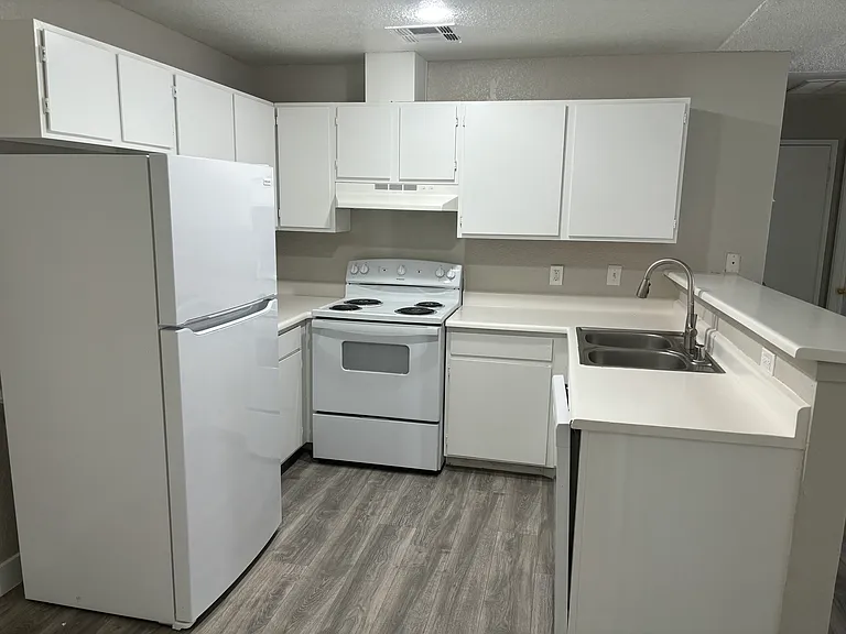 4210 E Tonopah Ave #206 — Photo 3